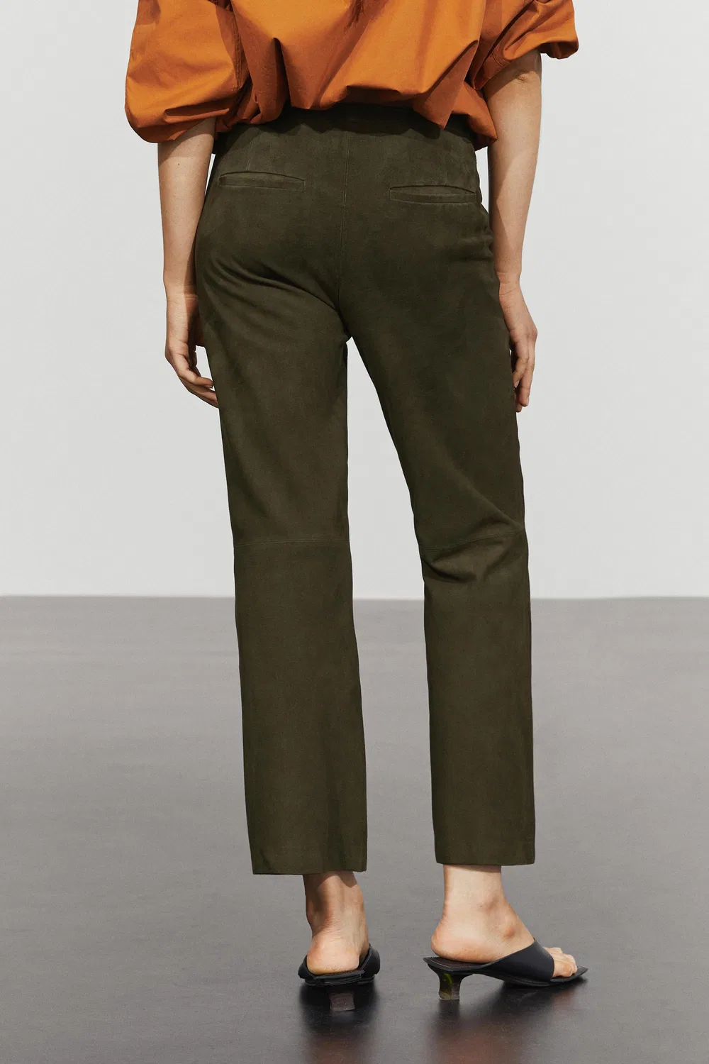 Брюки Massimo Dutti, из замшевой кожи, хаки — фото 3