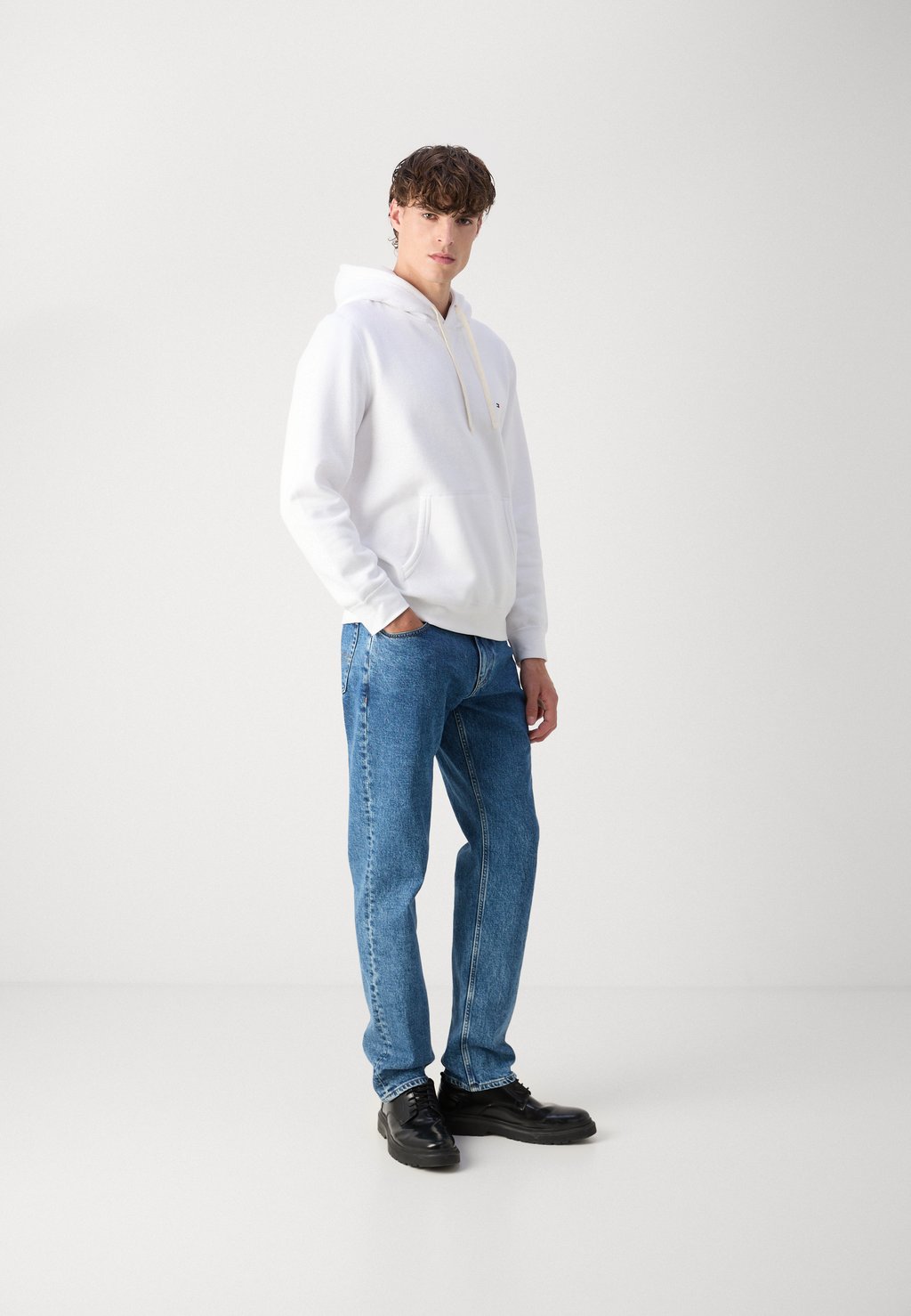 Толстовка с капюшоном ESSENTIAL HOODY Tommy Hilfiger, белый — фото 4