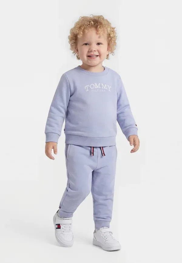 Комплект из свитшота и джоггеров Tommy Hilfiger