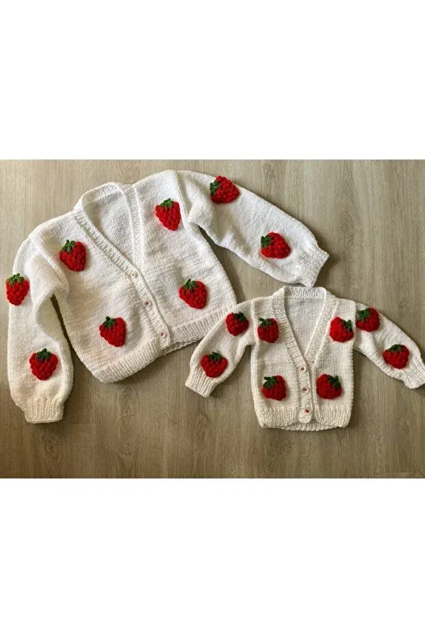 Детский кардиган с цветочным принтом Hand knitted mother/daughter combination strawberry cardigan Hobihanem Tuhafiye, White-Red Mother/Daughter