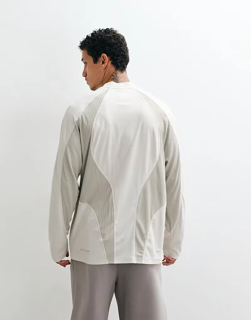 Футболка Nike Tech Evolution, бежевый — фото 2