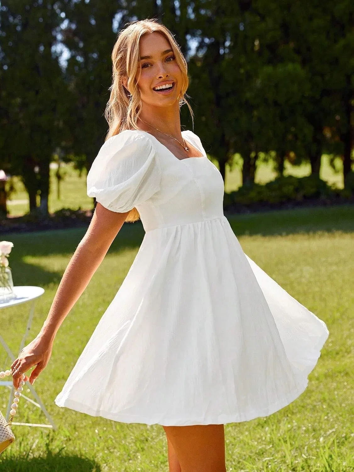 Женское A-силуэта короткое платье с пышными рукавами, White — фото 2