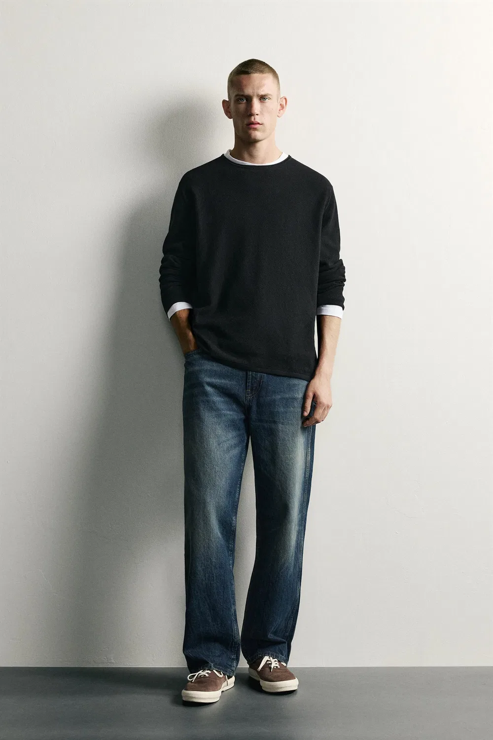 Джемпер Свободный крой, фактурная ткань, эффект потертости. ZARA, Black