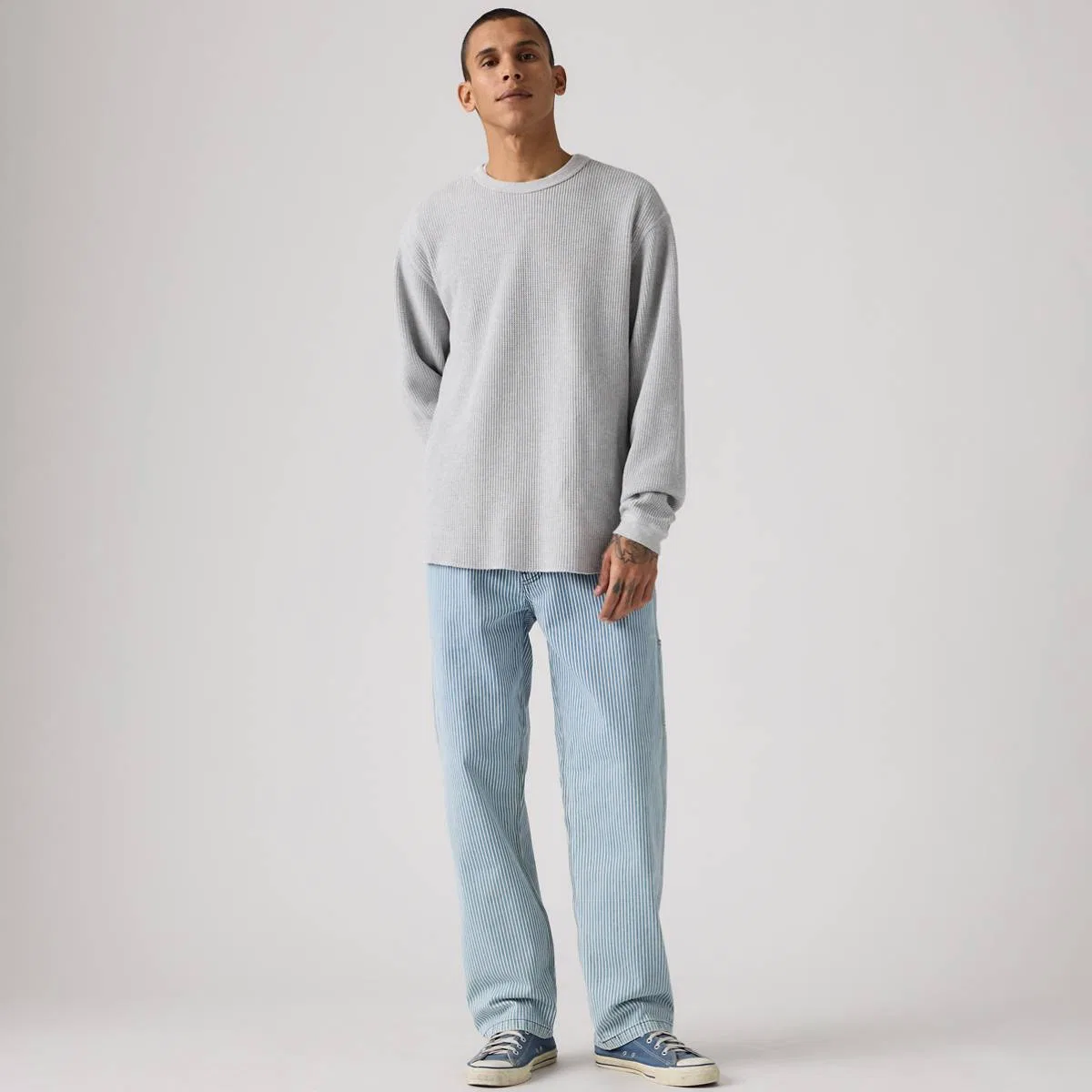 свободные прямые мужские рабочие джинсы 568 Levi's, Aged Railroad Stripe - Light Wash