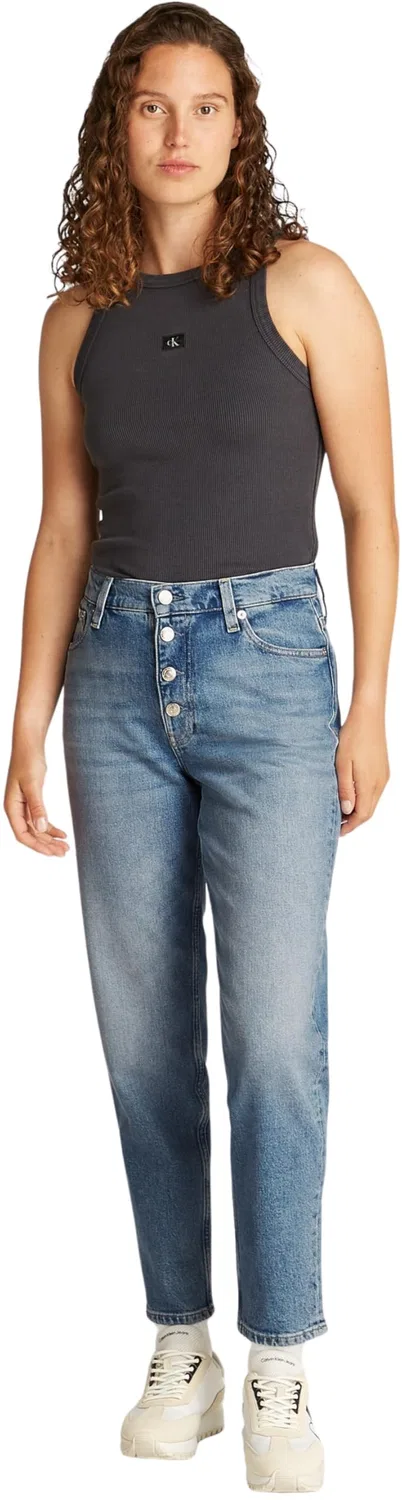 Женские джинсы зауженные Mom Jean Calvin Klein, Denim (Den Light) — фото 4