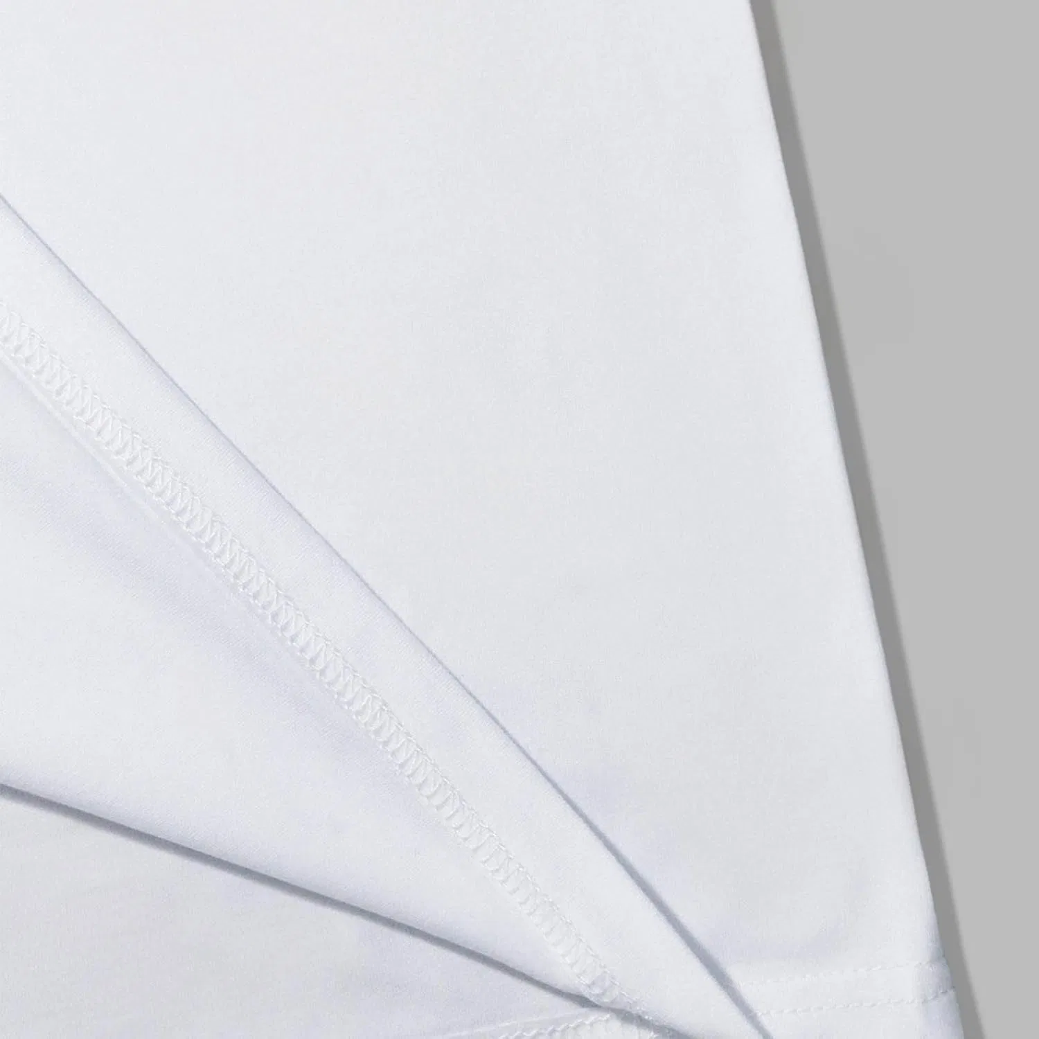 Мужская футболка с V-образным вырезом и карманом, White — фото 4