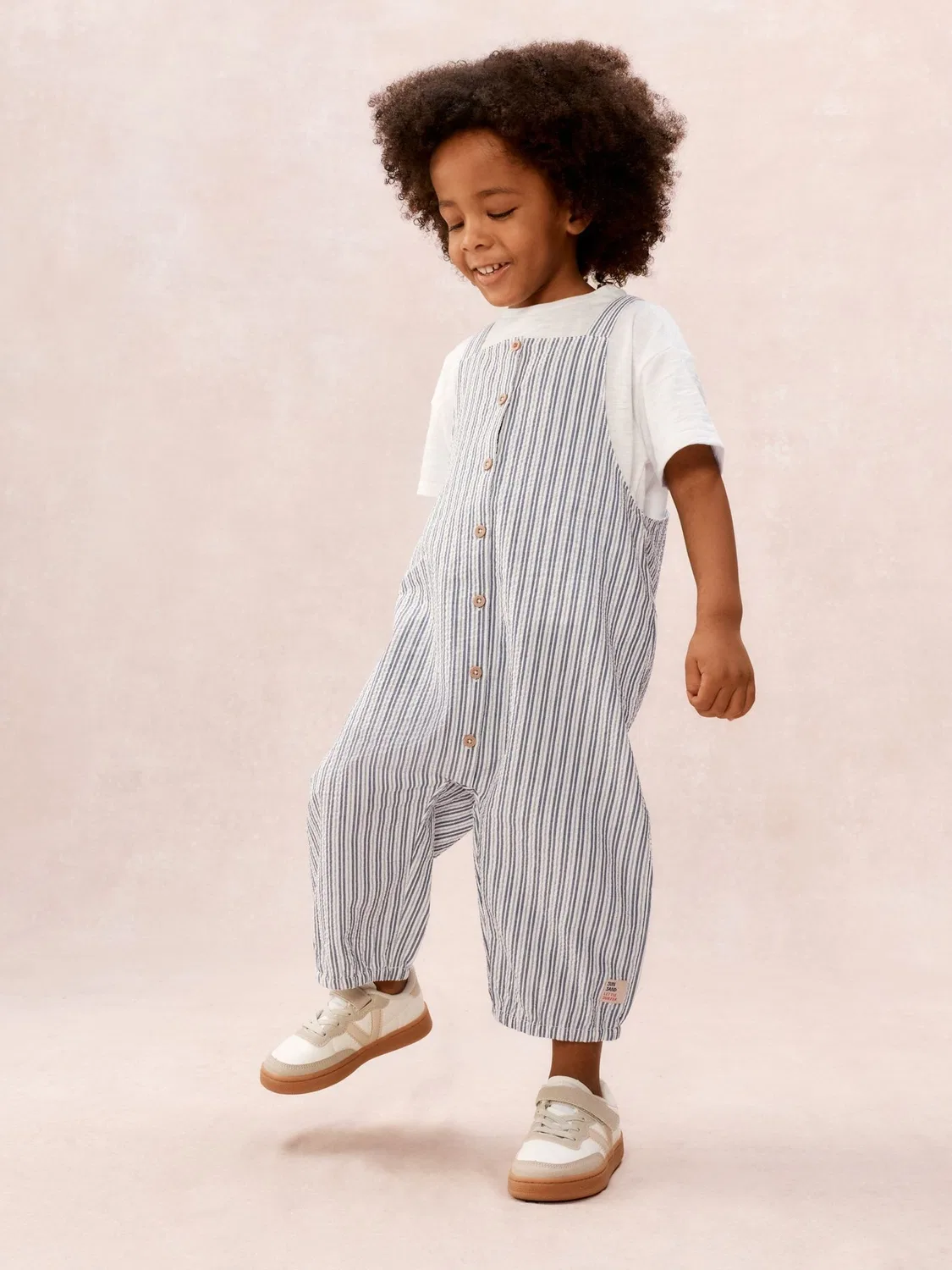 Комбинезон и футболка The White Company в полоску, белый