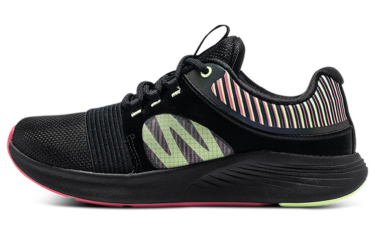 

Кроссовки женские Charged Breathe Low-top, черные Under Armour