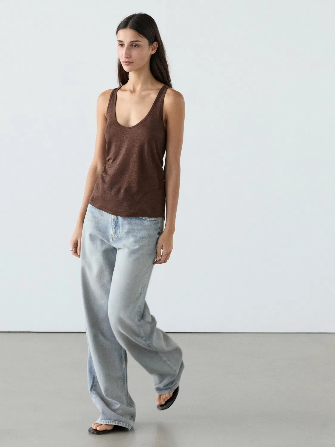 Топ на бретельках из 100% льна Massimo Dutti, шоколадный — фото 3
