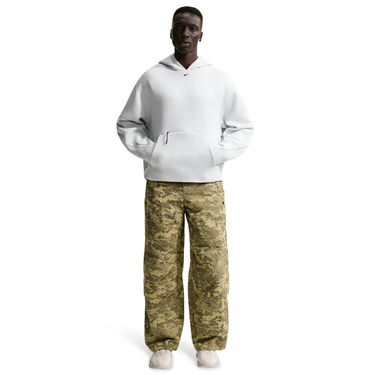 Мужское худи Tech Ergo Pullover Nike, цвет Off White/Black — фото 3