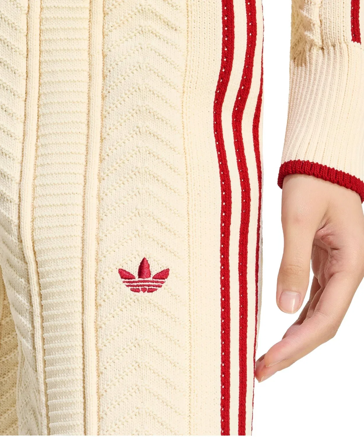 Женские широкие спортивные брюки с принтом Adidas SST Wide Leg Trackpant, Бежевый — фото 4