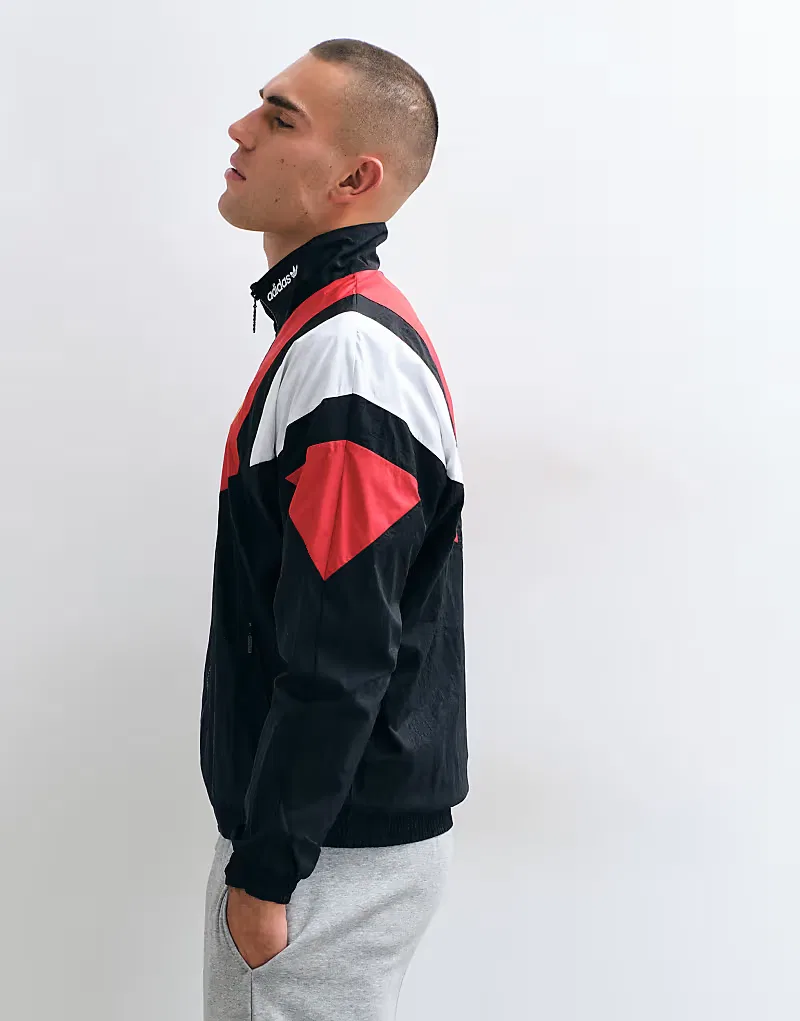 Куртка спортивная Manchester United 26/27 EQT Adidas Football, черный/красный — фото 4