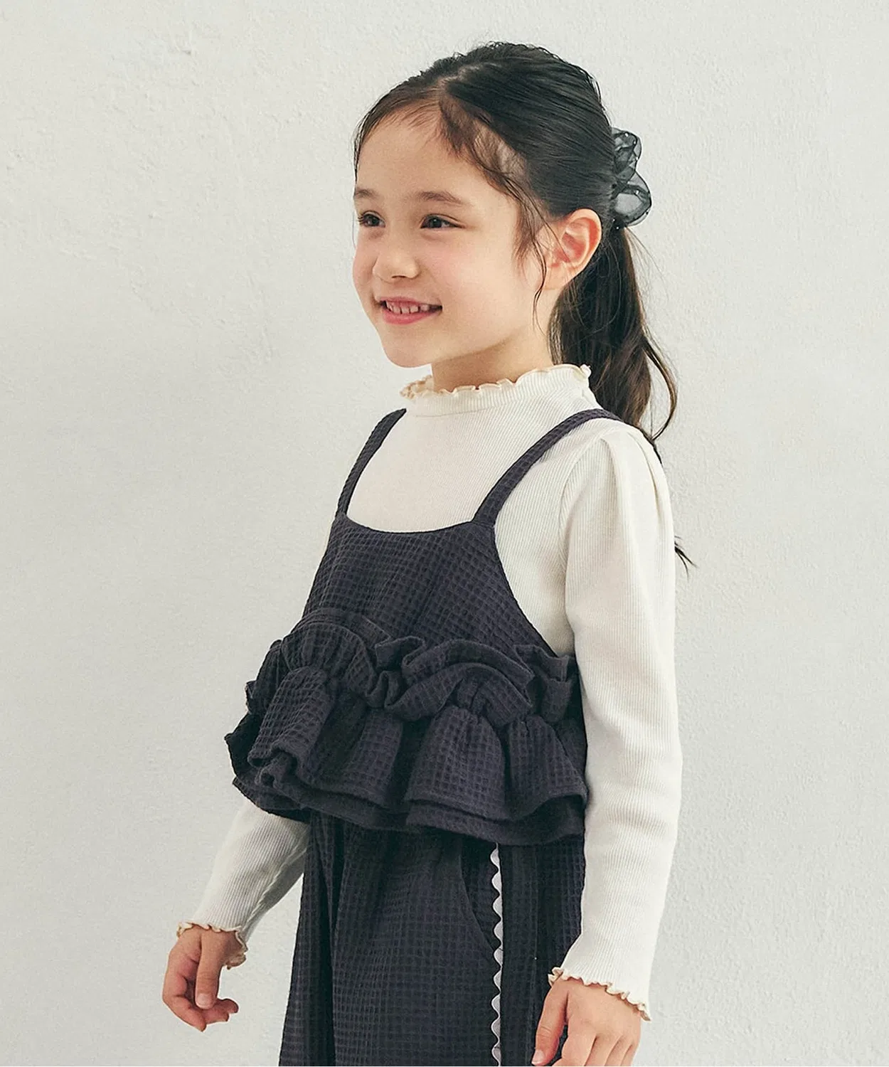 Детский топ-бюстье с воланами из вафли, модель Waffle Frill Bustier, apres les cours, Charcoal