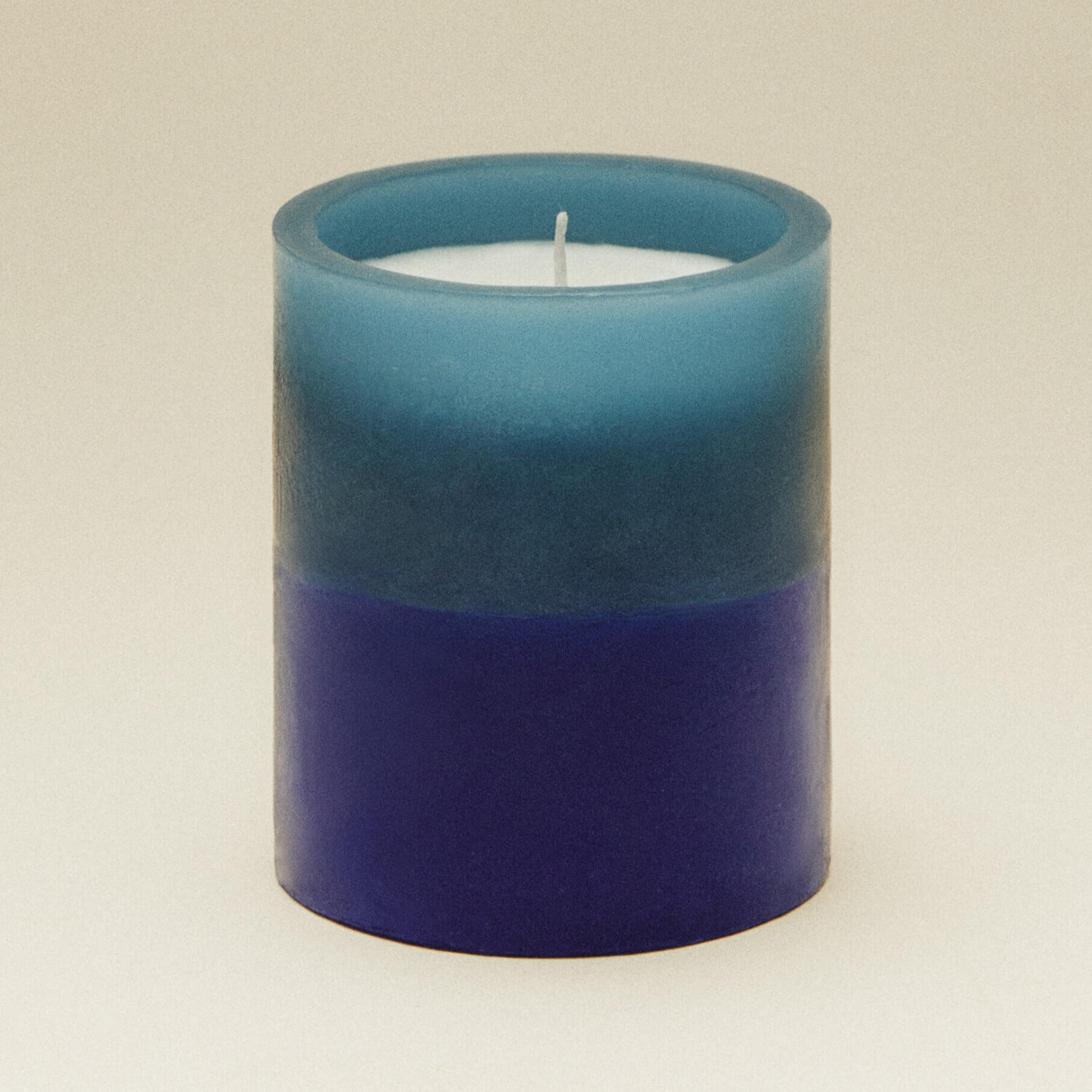 

Свеча Zara Home х Collagerie Pear & Tonka Scented Candle, синий