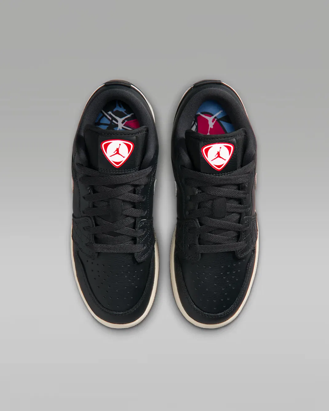 Кроссовки для детей постарше Air Jordan 1 Low SE, Off Noir/University Red/Game Royal/Sail — фото 4