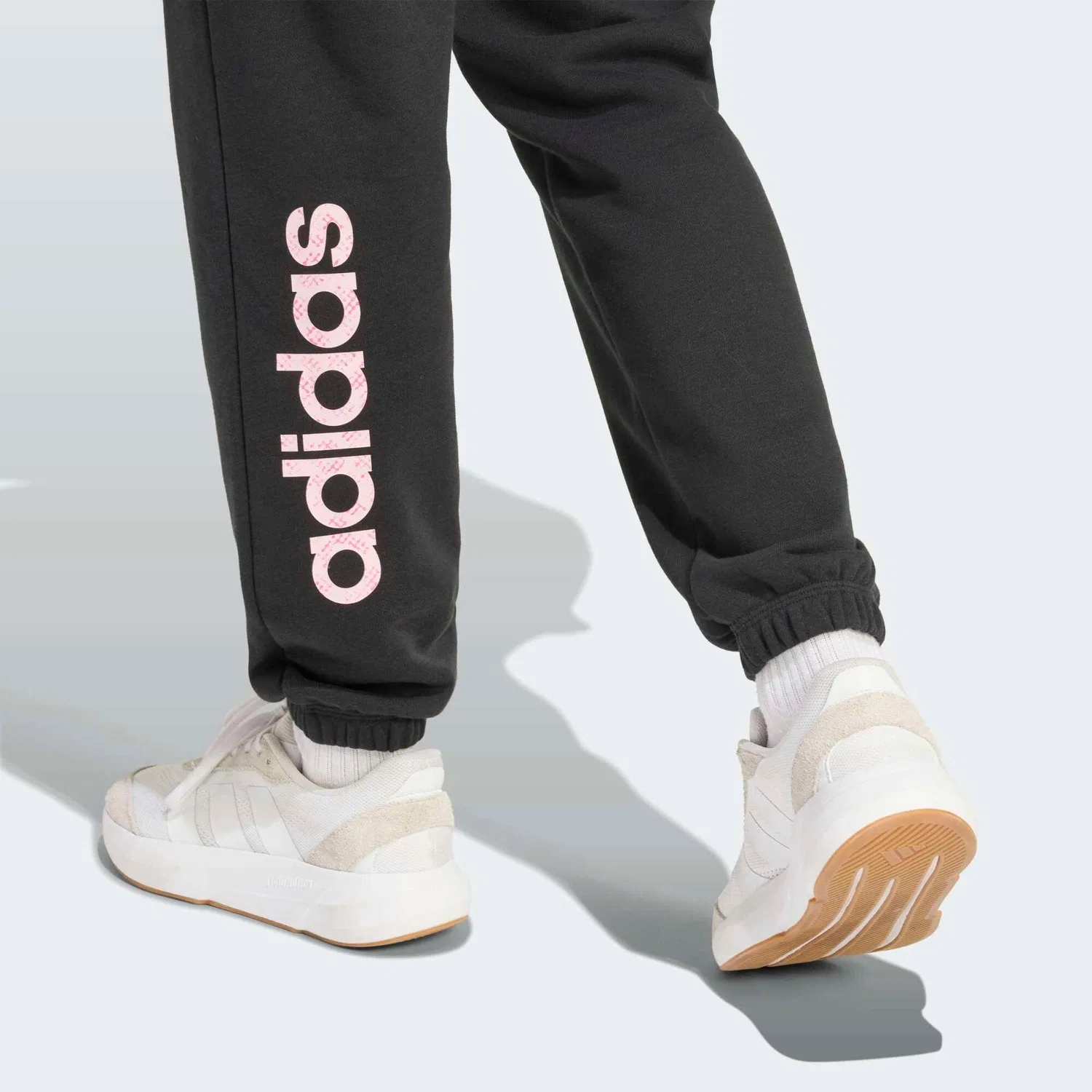 Женские джоггеры Adidas, Черный — фото 4
