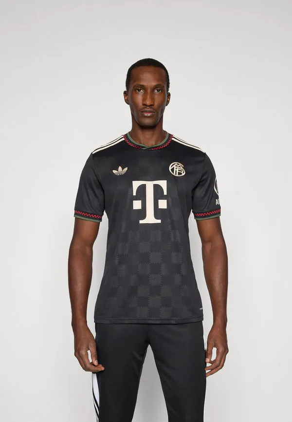 Третья футболка фк бавария сезона 2025/2026. Adidas Performance, Black/Halo Ivory