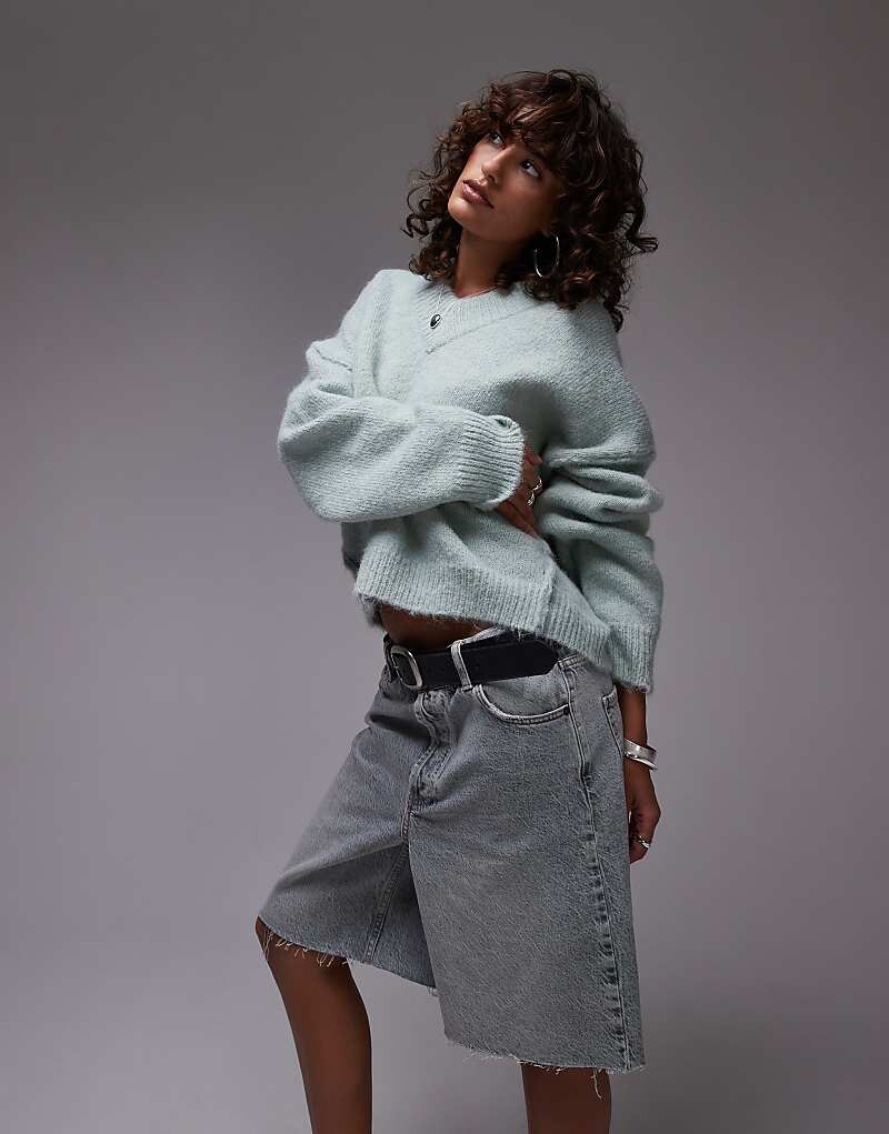 

Зеленый объемный вязаный свитер с высоким воротником и v-образным вырезом Topshop