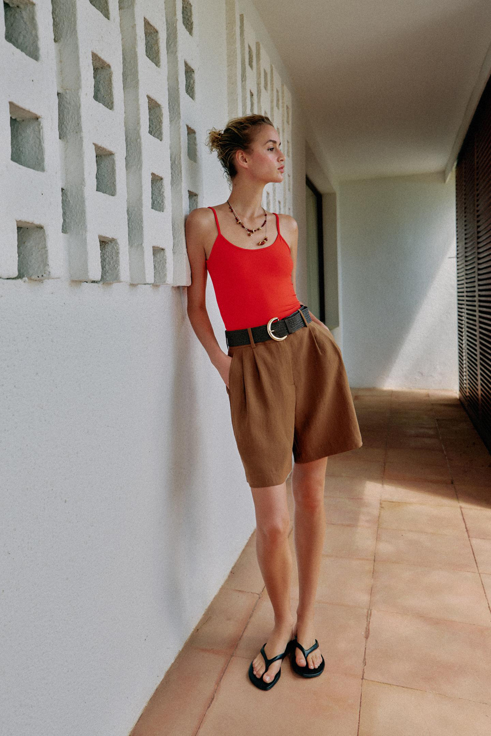 Шорты Zara Darted Bermuda With Belt, светло-коричневый — фото 4