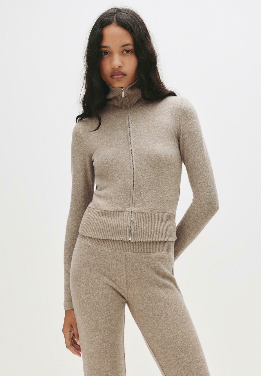 

Кардиган PULL&BEAR SOFT TOUCH, Ochre