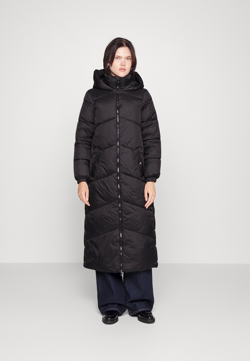 Пальто зимнее Vero Moda, черный