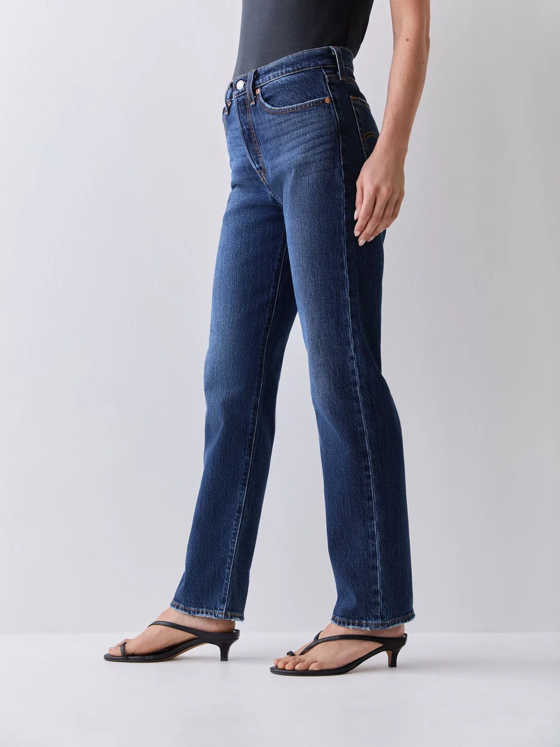 Джинсы прямые Wedgie Straight Levi's, темно-синие — фото 4
