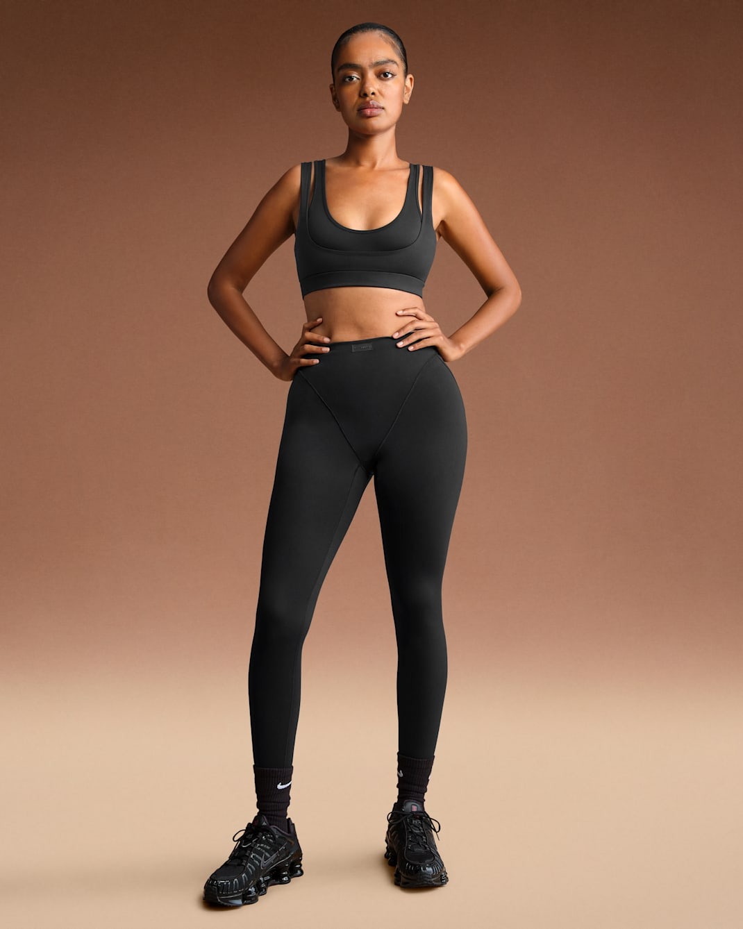 

Леггинсы NikeSKIMS Matte Women's High-Waisted V-Line 26", черный