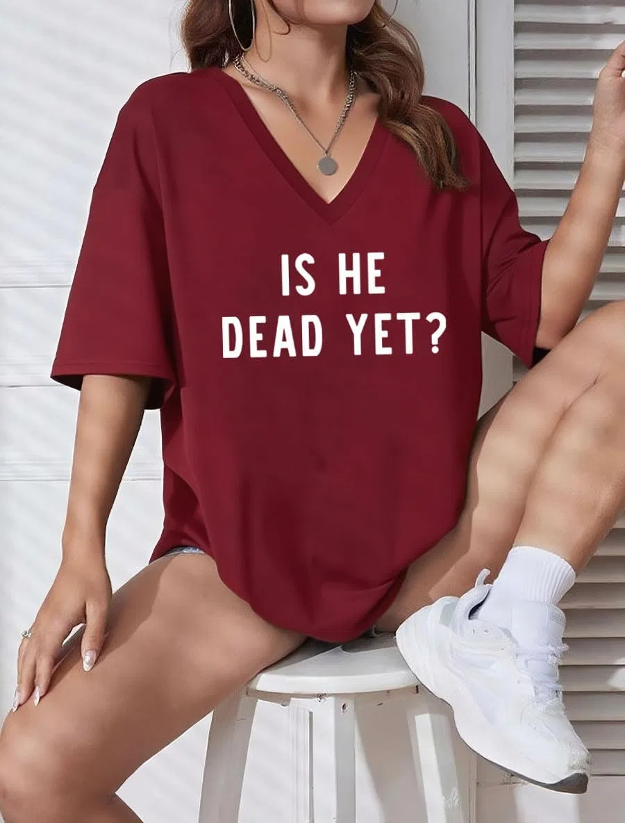 Женская футболка с буквенным принтом Regular Fit V-Neck, Claret-v — фото 2