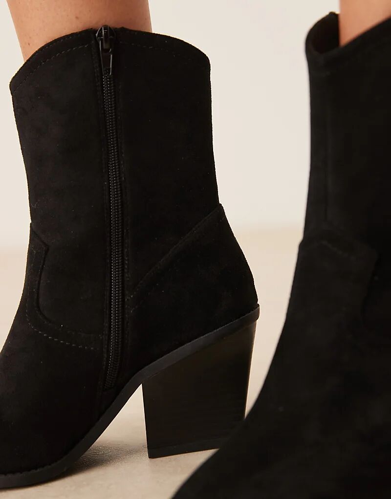 Ботинки в стиле вестерн на каблуке Remedy от ASOS DESIGN Wide Fit из черной замши — фото 2