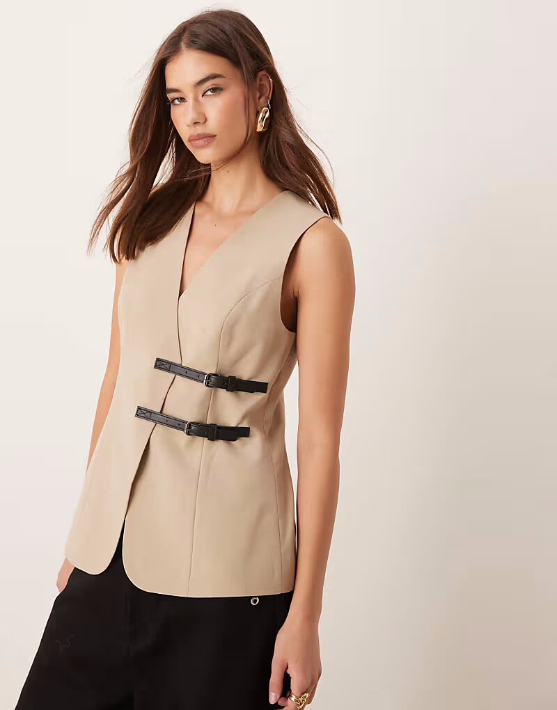 

Удлиненный жилет ASOS DESIGN с поясом в камне