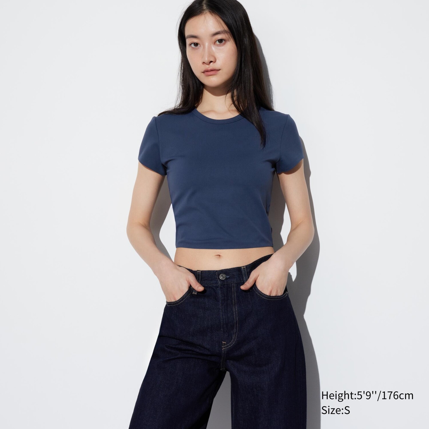 

Футболка укороченная Uniqlo AIRism ультра стрейч, темно-синий