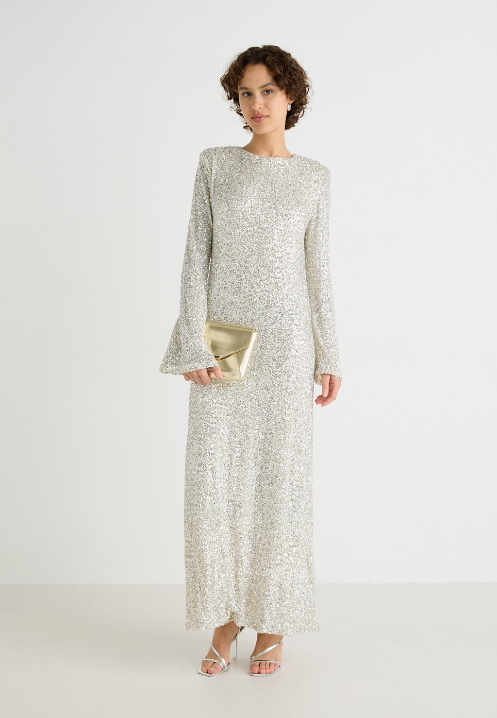 

Одежда для особых случаев SEQUINS DRESS Gina Tricot, серебристый