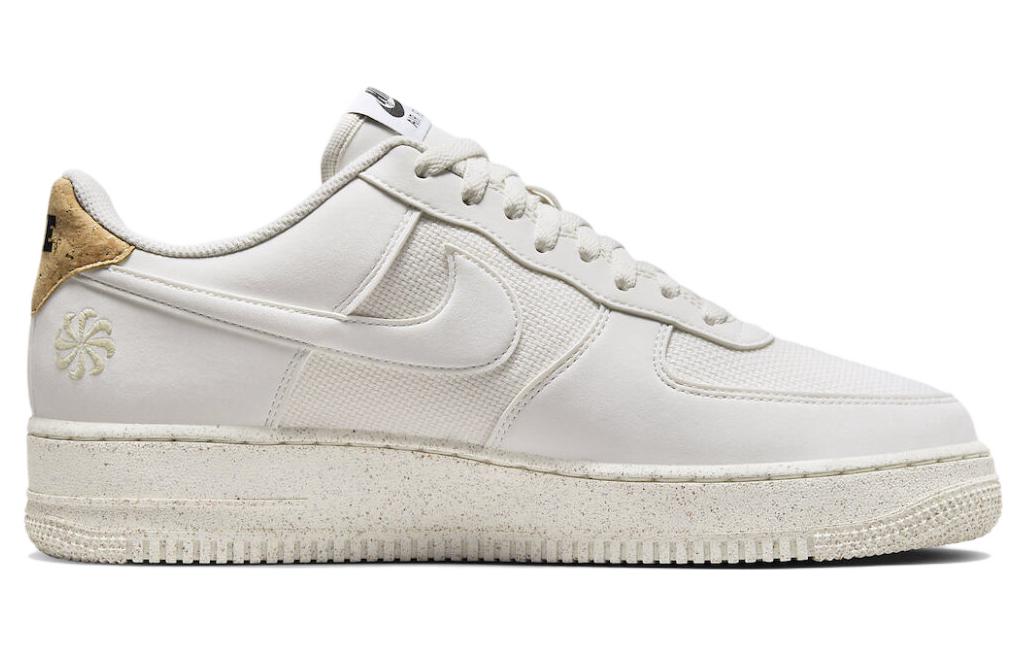 Кроссовки Nike Air Force 1 Low '07 LV8, белый/светло-коричневый — фото 2