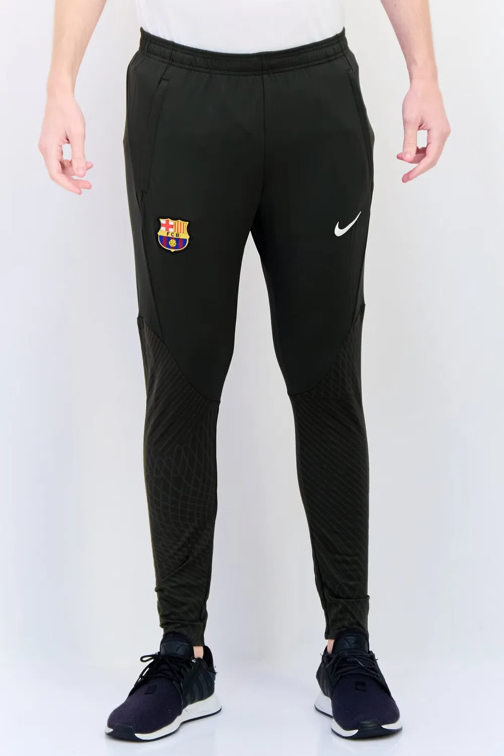 Брюки спортивные с вышивкой Nike, зеленый