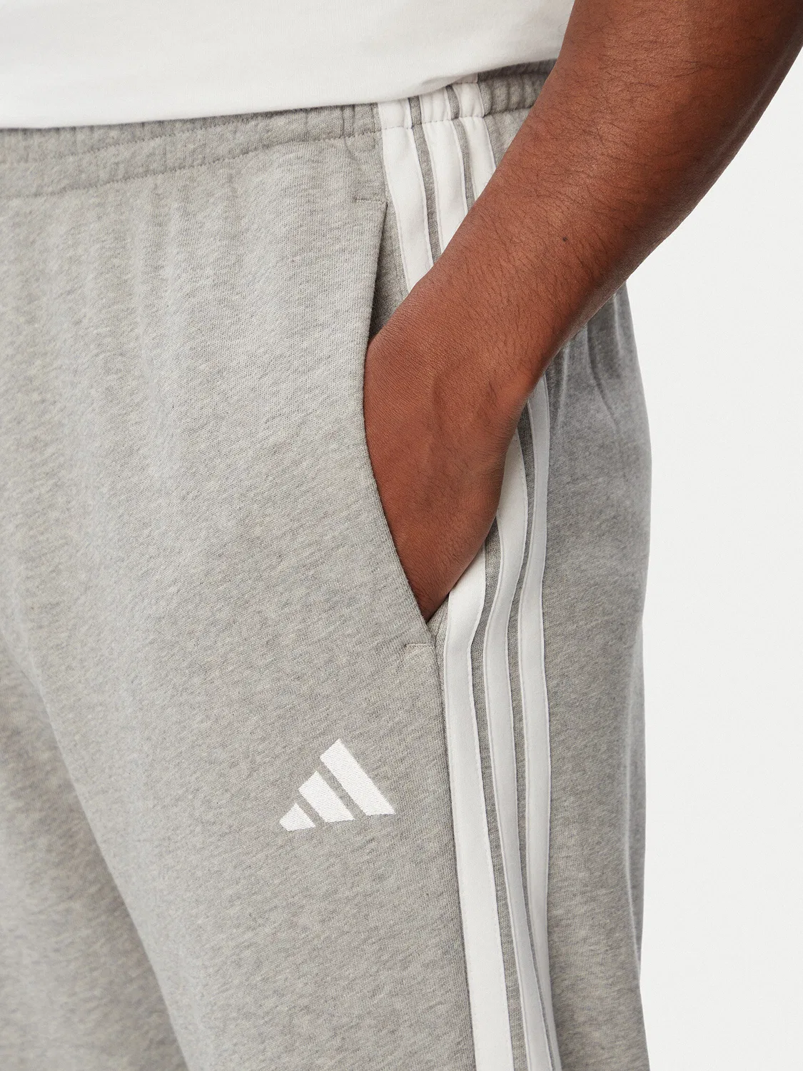 Мужские спортивные штаны стандартного кроя Essentials Adidas, светло-серый — фото 4
