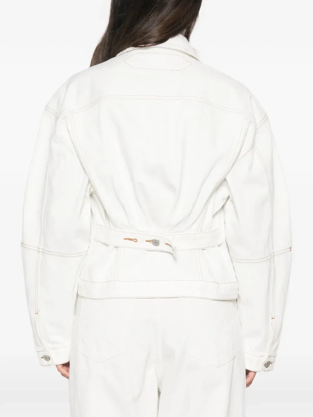 Джинсовая куртка с контрастной строчкой JACQUEMUS, белый — фото 4