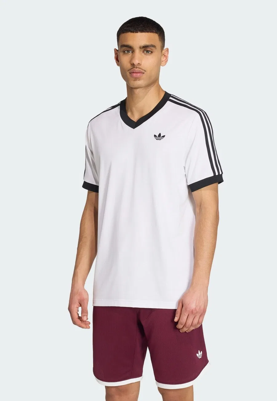 Футболка ADIDAS PERFORMANCE Performance Shirt 'Classics' белого цвета — фото 2