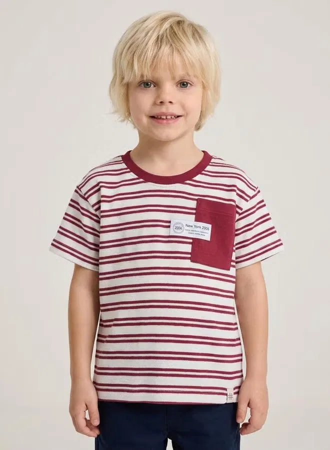 Футболка с принтом в полоску с накладным карманом Juniorloom Take Two, белый