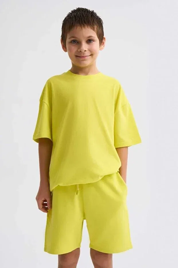 Детские шорты для мальчиков хлопковые Organic yellow bermuda shorts with two pockets for boys Therecolor, Yellow