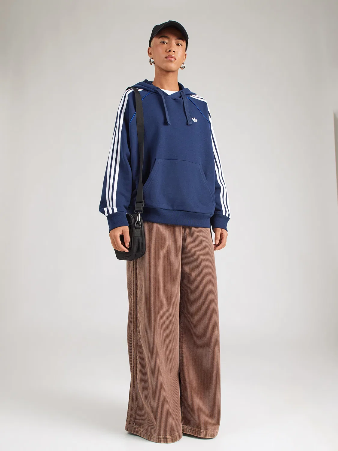 Толстовка Adidas Originals Trefoil темно-синего цвета — фото 4