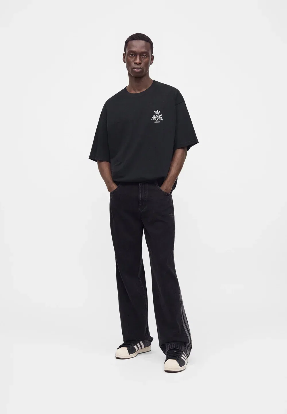 Футболка унисекс с принтом "Берлин" Adidas Originals, Core Black — фото 2