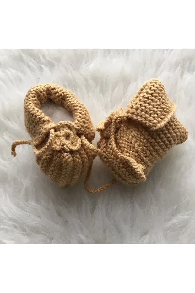 Детские пинетки ручной вязки Organic hand knitted baby booties Merve Öztürk, Honey Beige — фото 3
