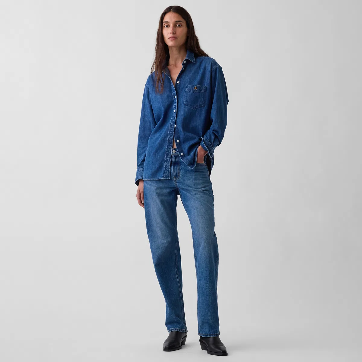 Женская рубашка с отложным воротником Medium Washed GAP, Medium Washed — фото 4