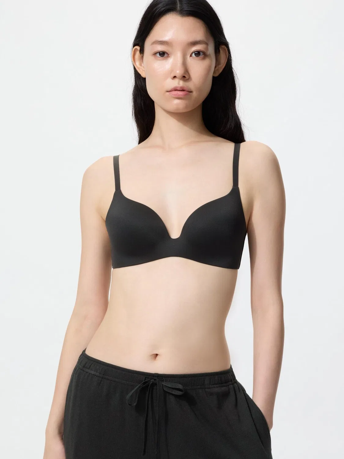 Бюстгальтер Uniqlo, 3D без косточек, черный