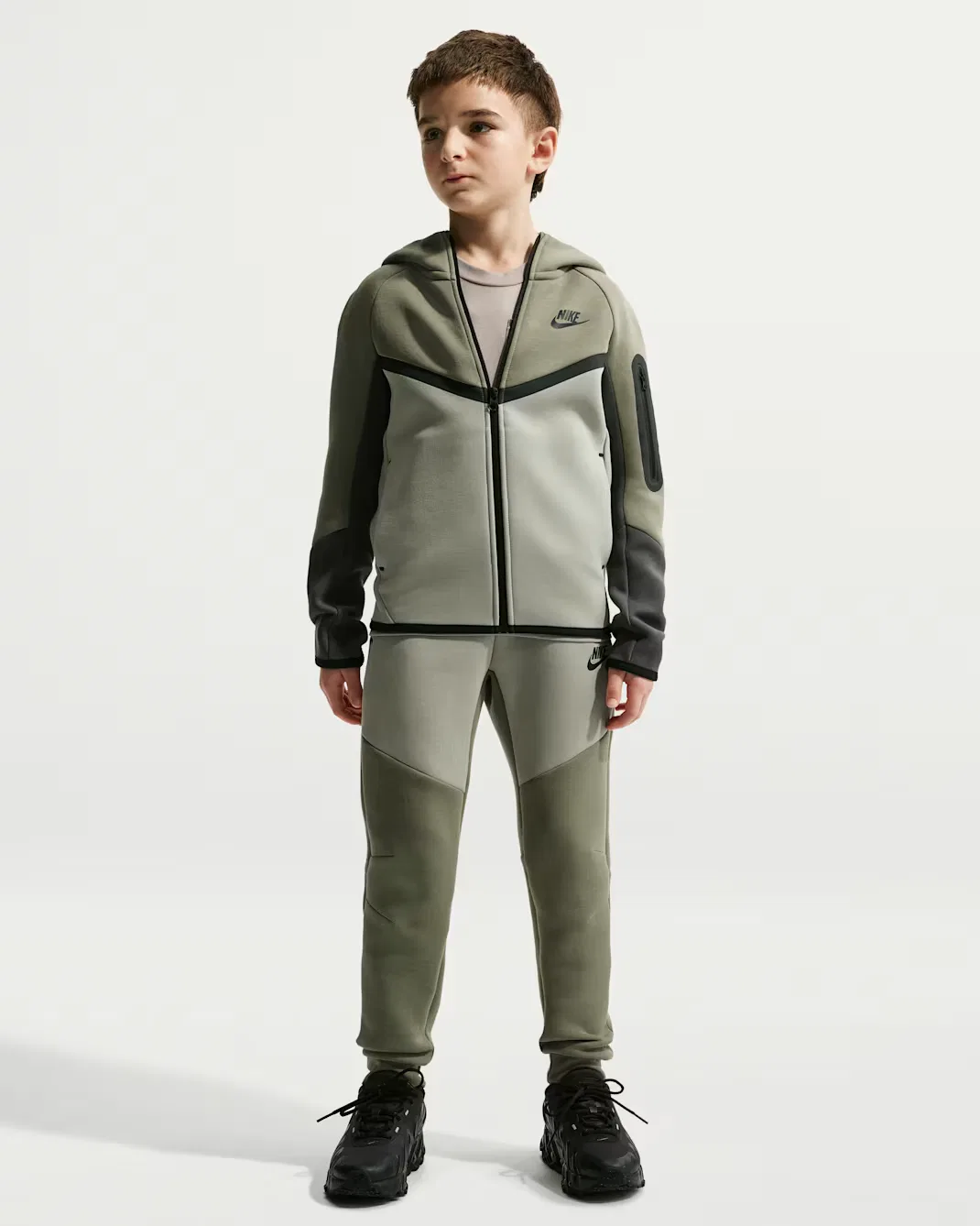 Детские спортивные штаны Nike Sportswear Tech Fleece, Silver Sage/Spruce Fog/Black/Black