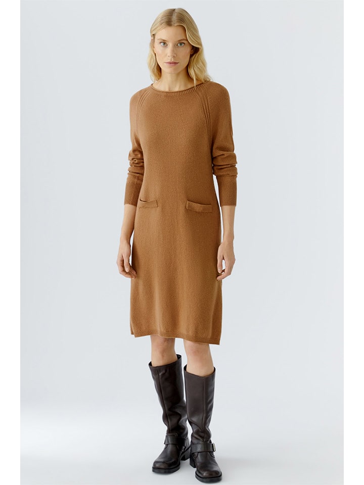 

Oui Вязаное платье верблюжьего цвета