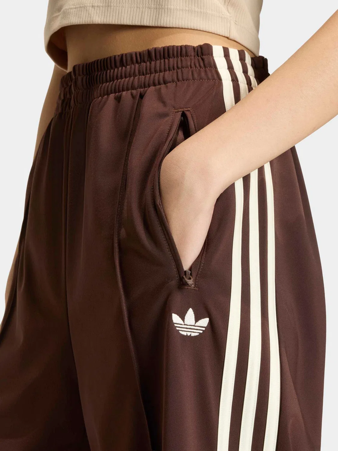 Брюки свободного кроя Firebird, adidas Originals, коричневый/кремовый — фото 4