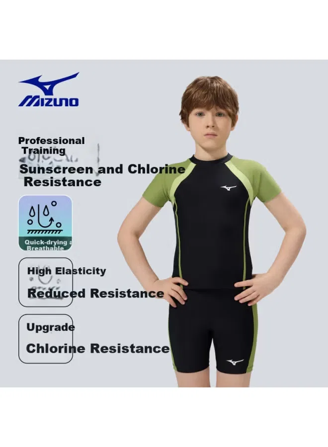 Комплект для плавания детский с шортами до колен быстросохнущий C408 Mizuno, черный