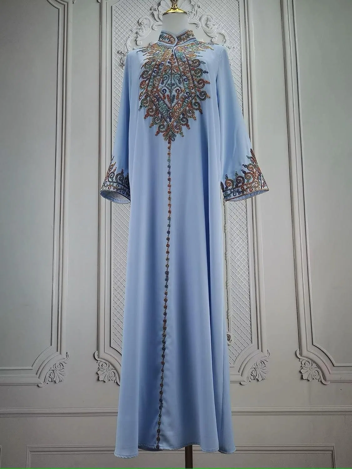 Женское платье-абайя с вышивкой V-образным вырезом, Light Blue — фото 2