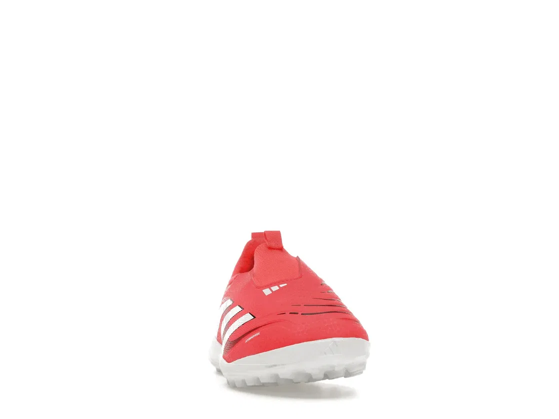 Детские бутсы для игры на искусственном покрытии с принтом Adidas Predator League Laceless Turf Pure Victory Pack, Lucid Red/Cloud White/Core Black — фото 2